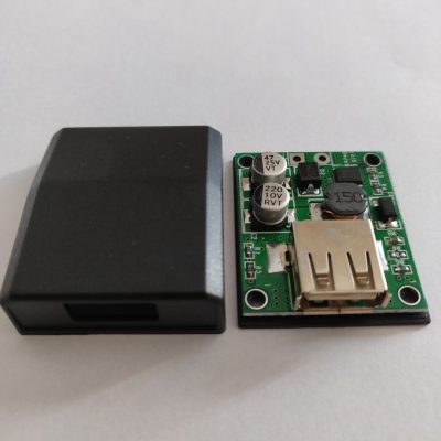 Lataussäädin USB output